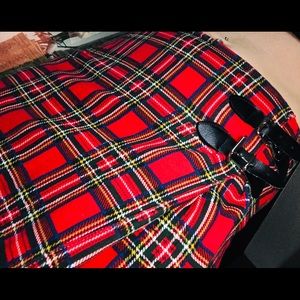 Cute red plaid tartan skirt SZ M